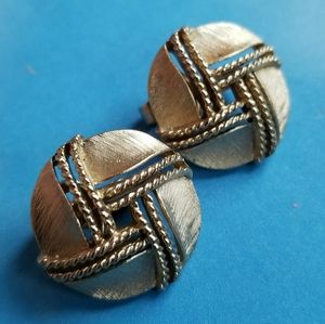 Vintage Crown Trifari Clip back Earrings Gold Tone clipon pair